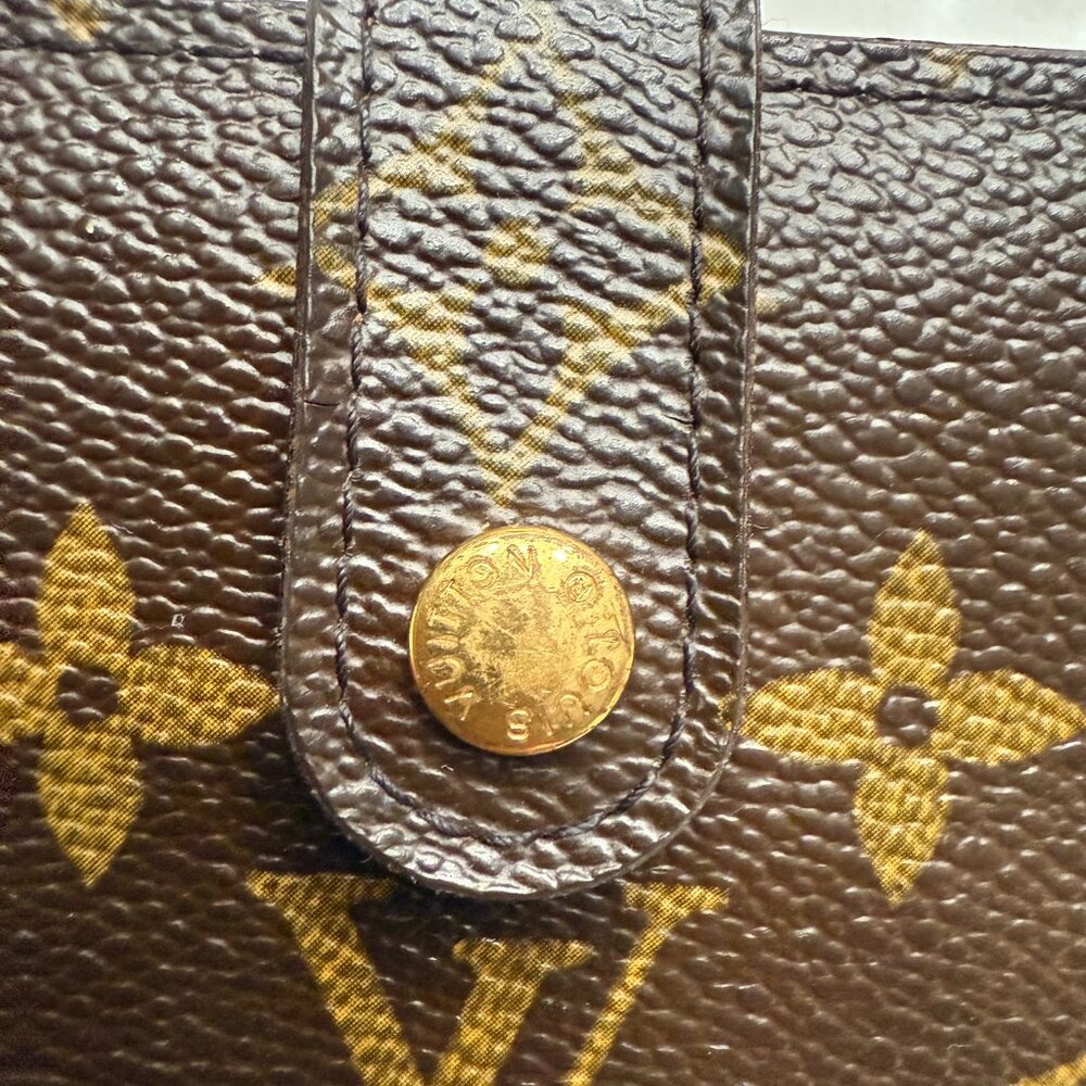 Louis Vuitton Brown and Gold Monogram Kiss Lock Wallet - Picture 3 of 11
